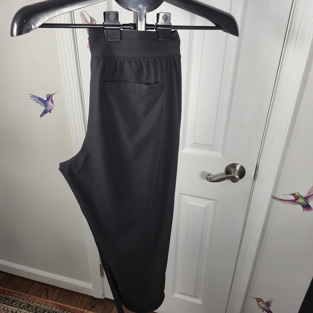 Gapfit Black Tech Drawstring Joggers/Athletic Pan… - image 6